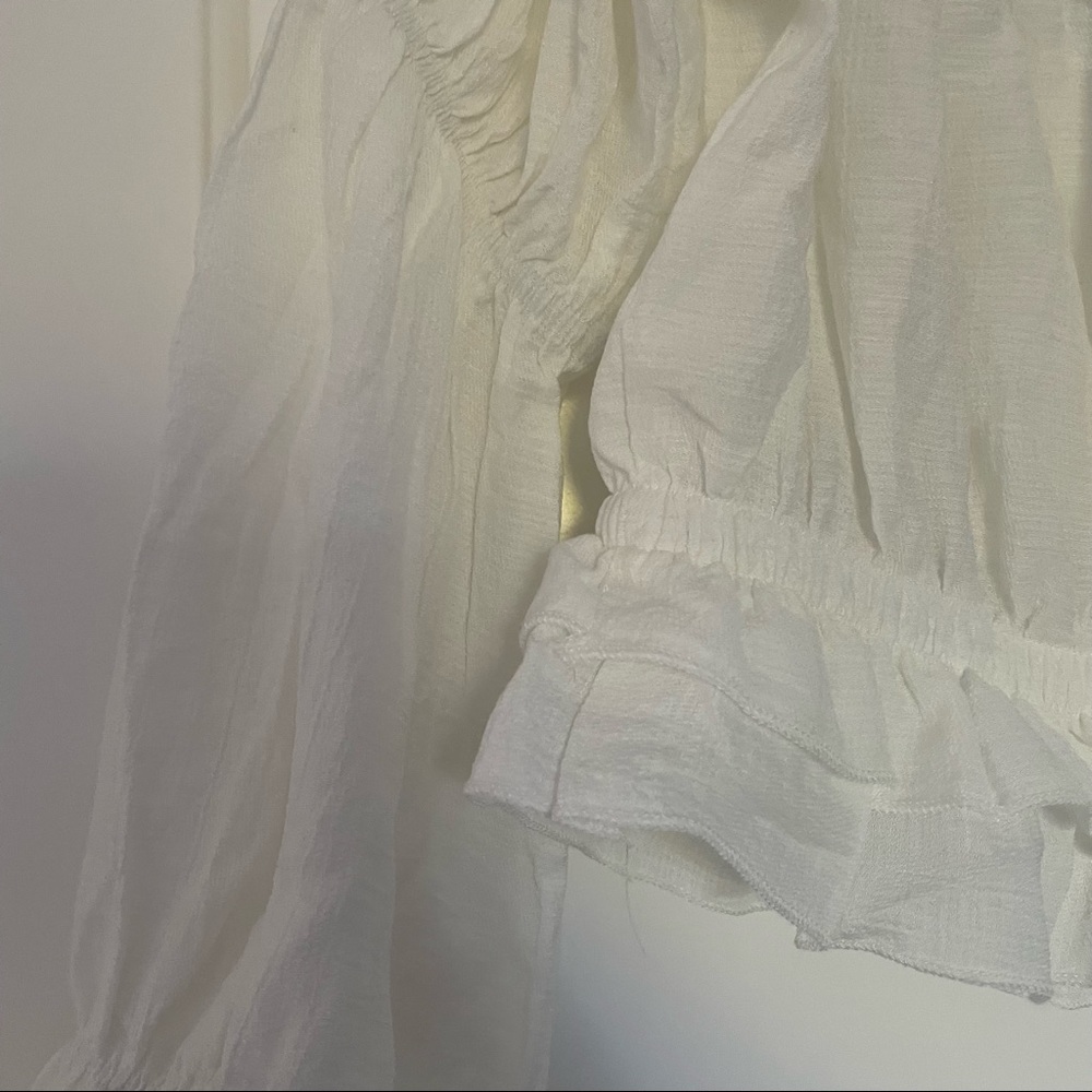 White top 🤍🤍🤍 - Picture 5 of 6